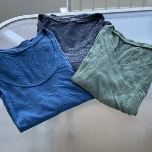 Set of Three V-Neck T-Shirts in Blue, Gray, and Green